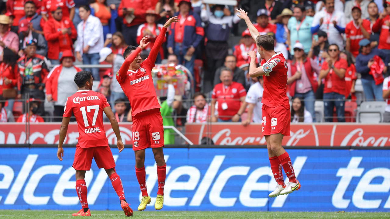 Brian García, Édgar Iván López y Marcel Ruíz, tres jugadores que pasaron por Xolos y ahora son pieza clave del Toluca en el subliderato general. (Foto: Twitter @LigaBBVAMX)