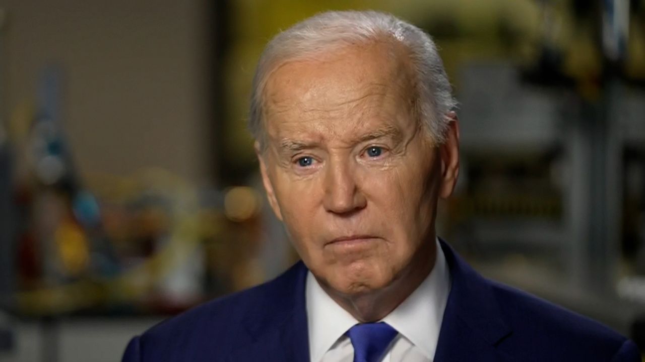 Amenaza universidad en Georgia con cancelar graduación si abuchean a Biden