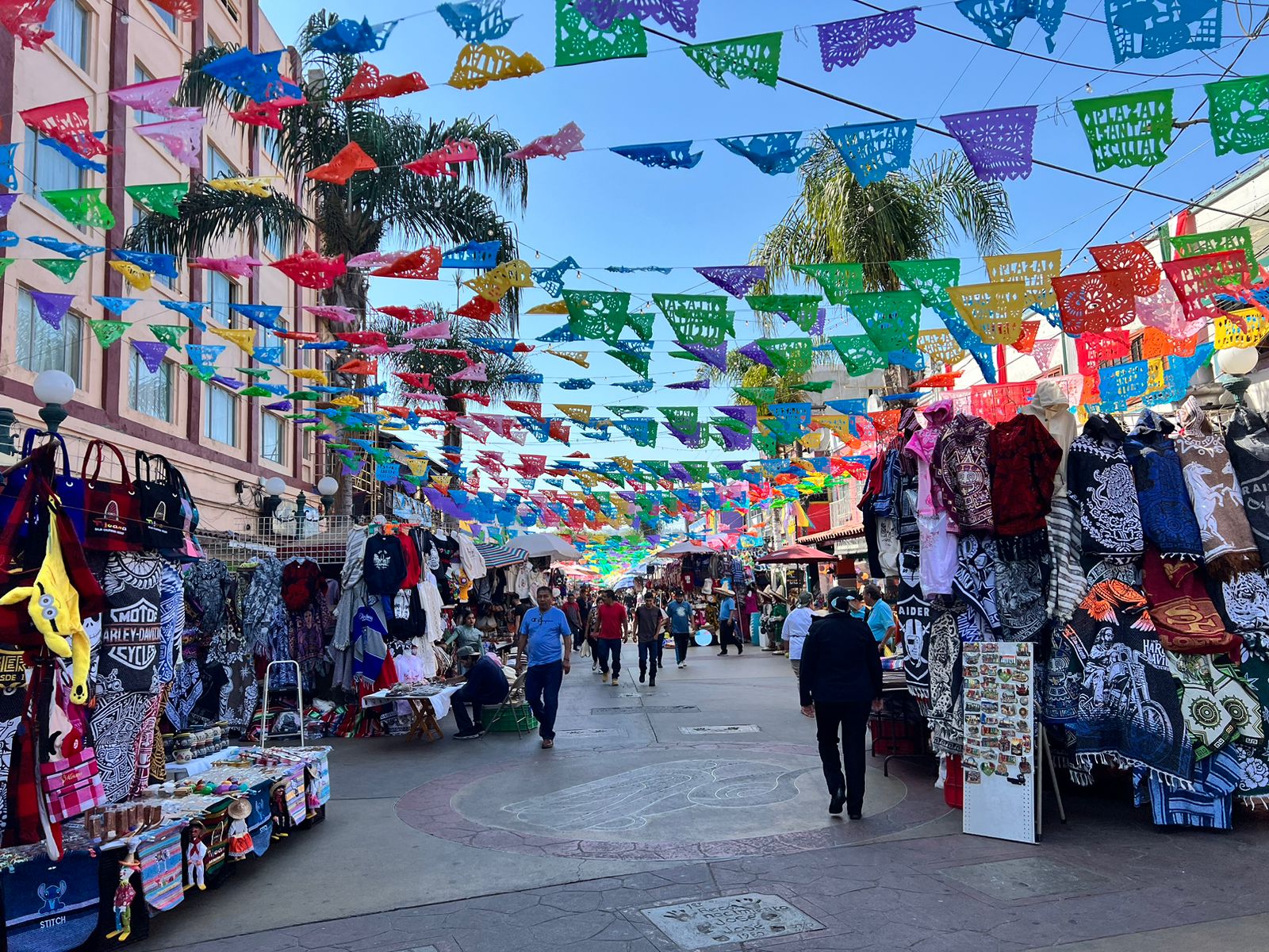 Inicia proyecto de revitalización artística y económica en Plaza Santa Cecilia, Tijuana