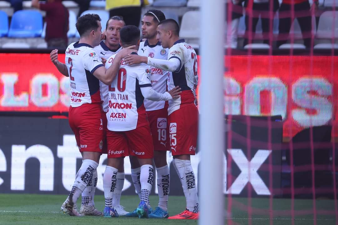 Con técnico interino, Chivas gana, mientas que Gago pierde con Boca Juniors