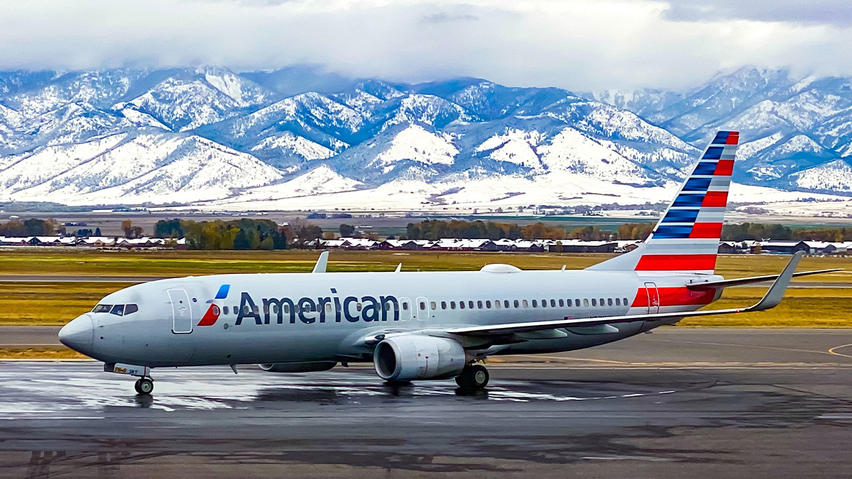 Reanuda vuelos American Airlines tras interrupción por problema técnico: EUA