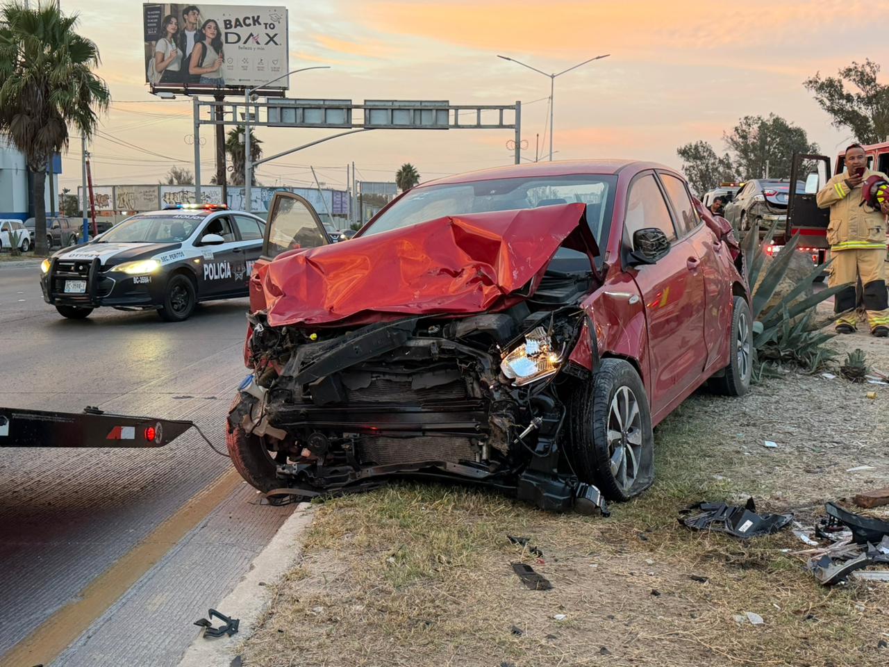 TIJUANA: Tres vehículos chocan sobre la carretera Aeropuerto