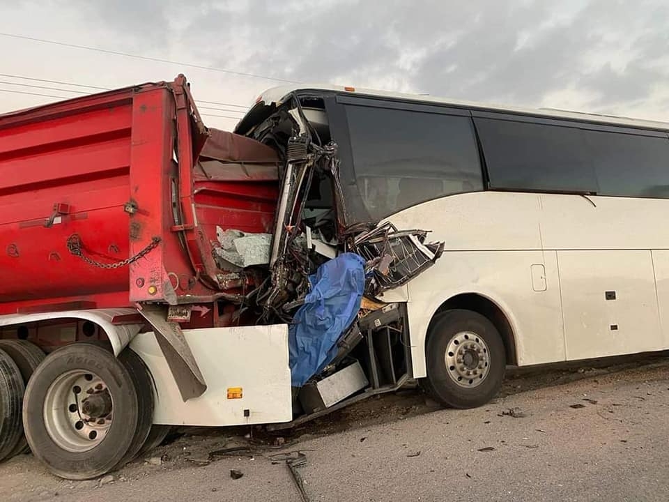 Los pasajeros se dirigían con destino a Aguascalientes, pero el operador de la unidad dormitó y se presentó el percance