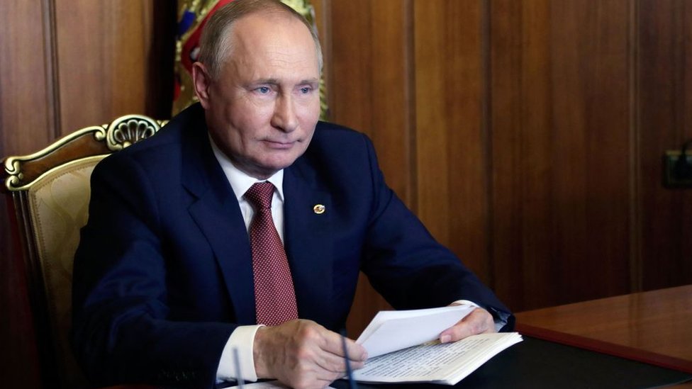 Actualiza Putin doctrina nuclear y advierte sobre su uso