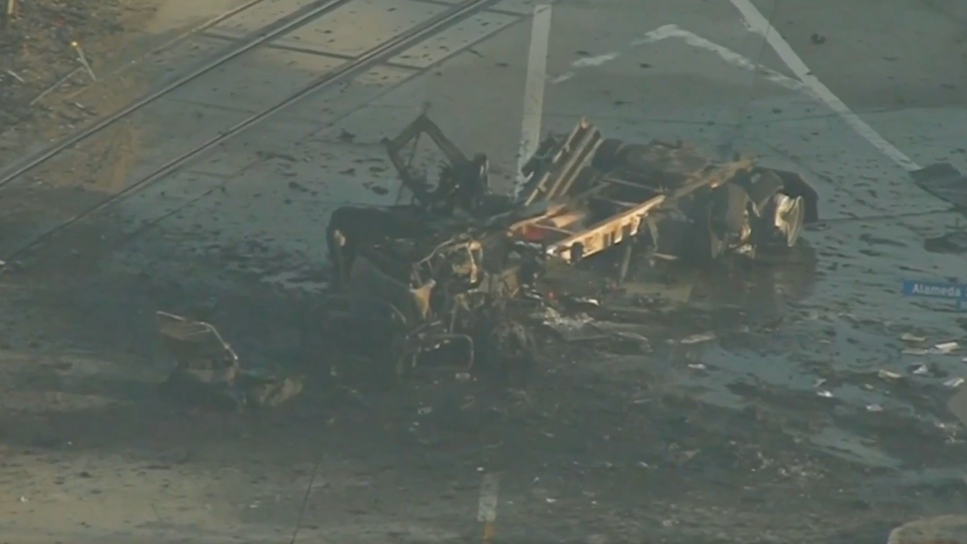 Deja a personas heridas explosión de camión: Los Ángeles, CA.
