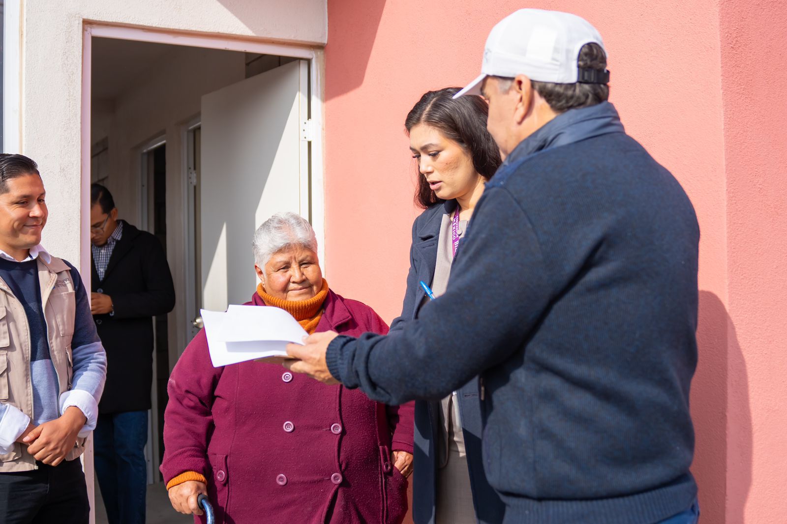 Entrega gobierno federal 45 viviendas a familias afectadas por deslizamientos