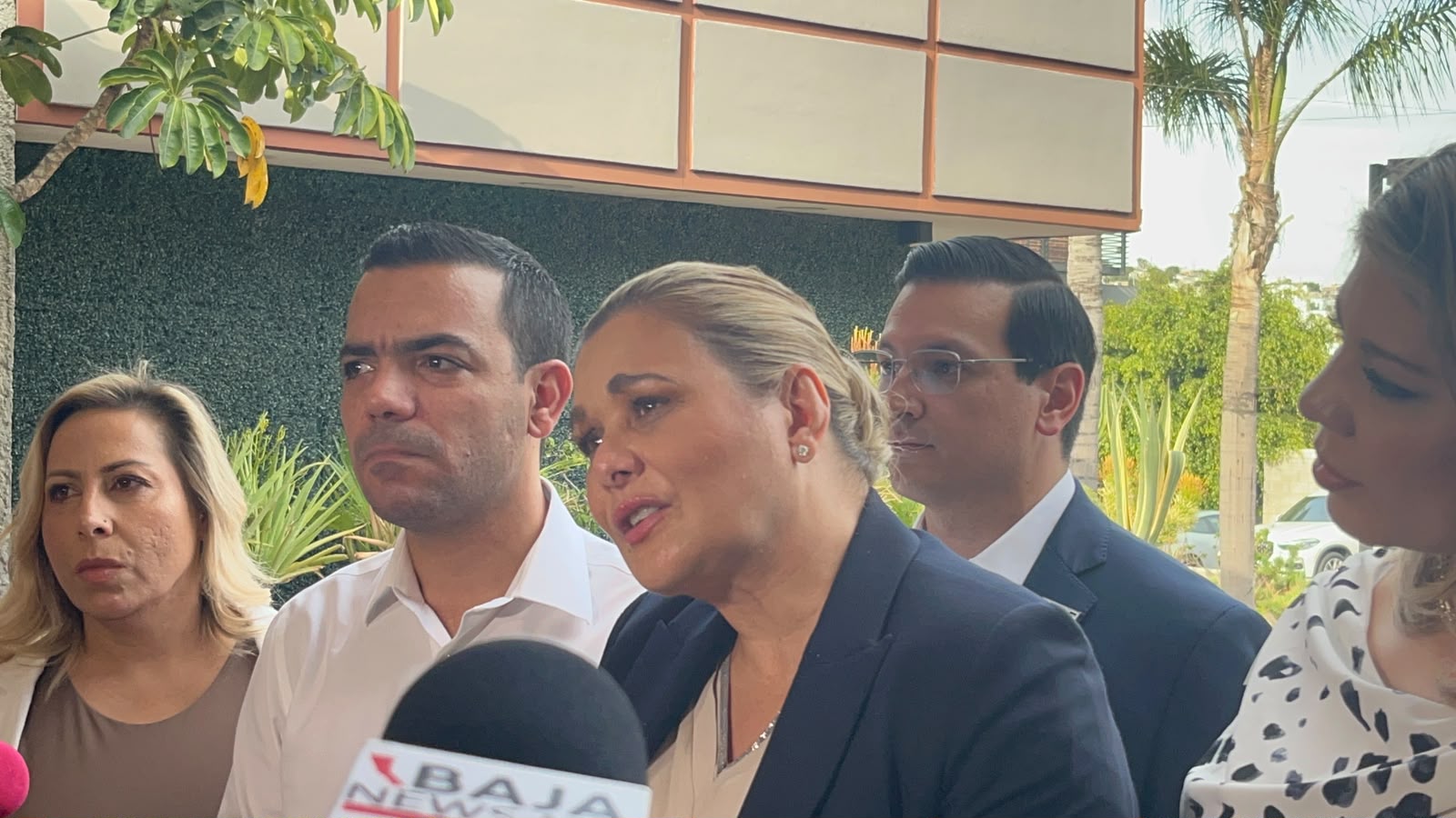 Gobernadora de Chihuahua acusa persecución política tras orden de aprehensión contra Ernesto Ruffo