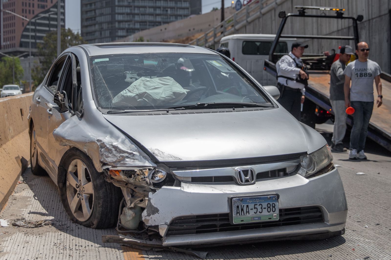 Provoca choque caos vial en la col.  20 de Noviembre