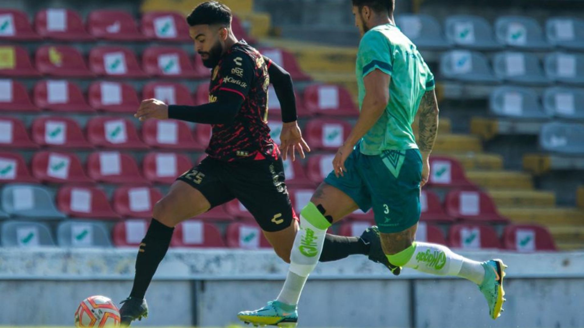 Cae Xolos ante León en partido de preparación