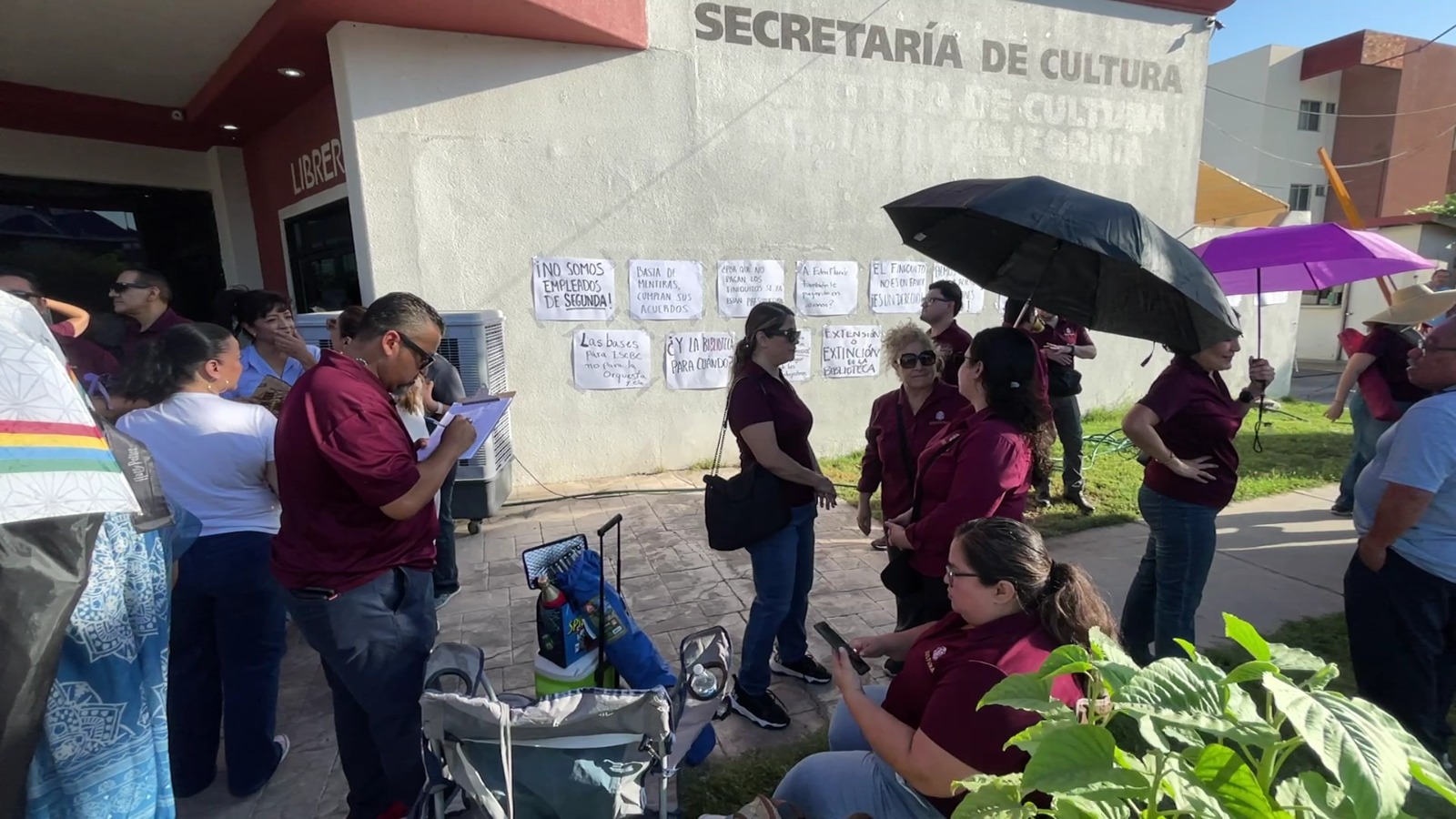 Trabajadores de Cultura se van a paro y exigen salida de Alma Delia Ábrego