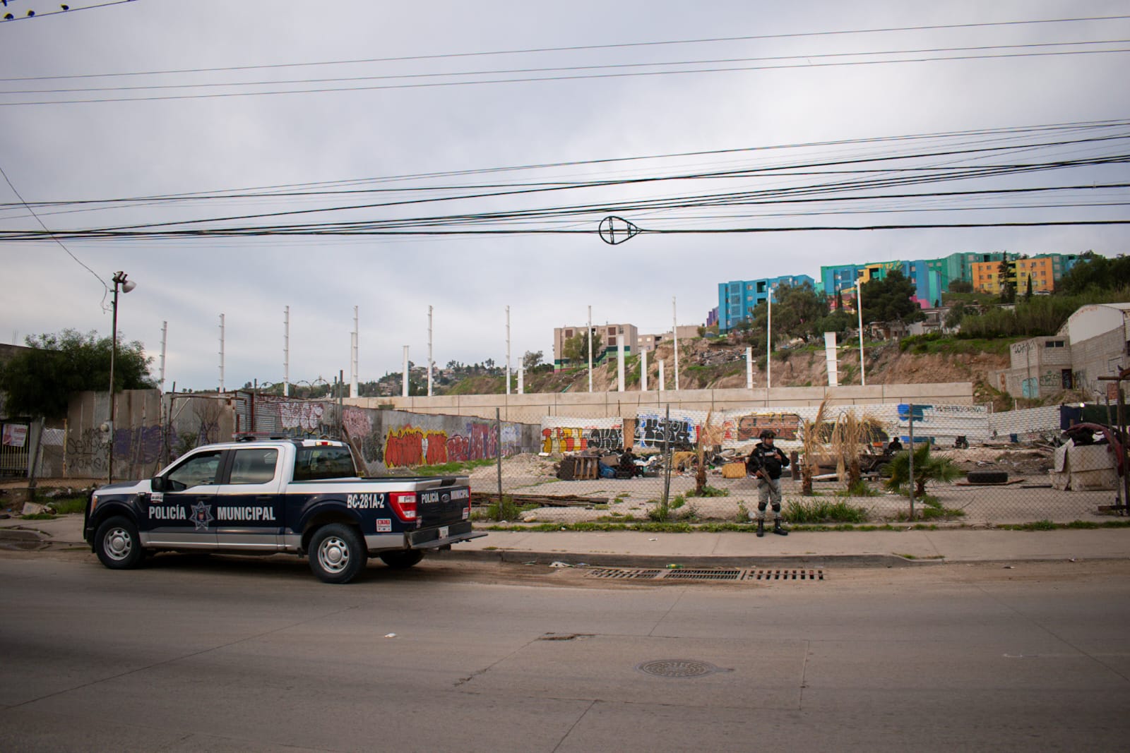 Asesinan a dos en un lote baldío sobre el bulevar Diaz Ordaz