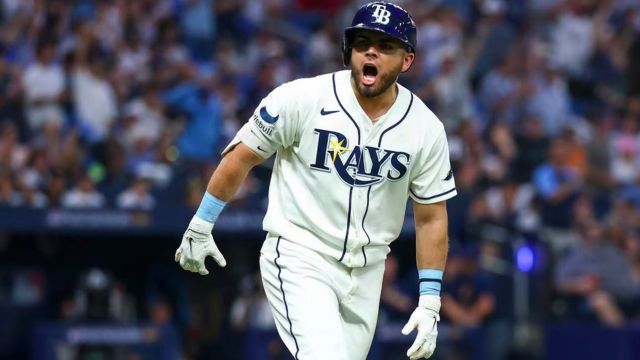 Jonathan Aranda debuta en la Serie de Campeonato, pero Tampa Bay cae ante Cleveland