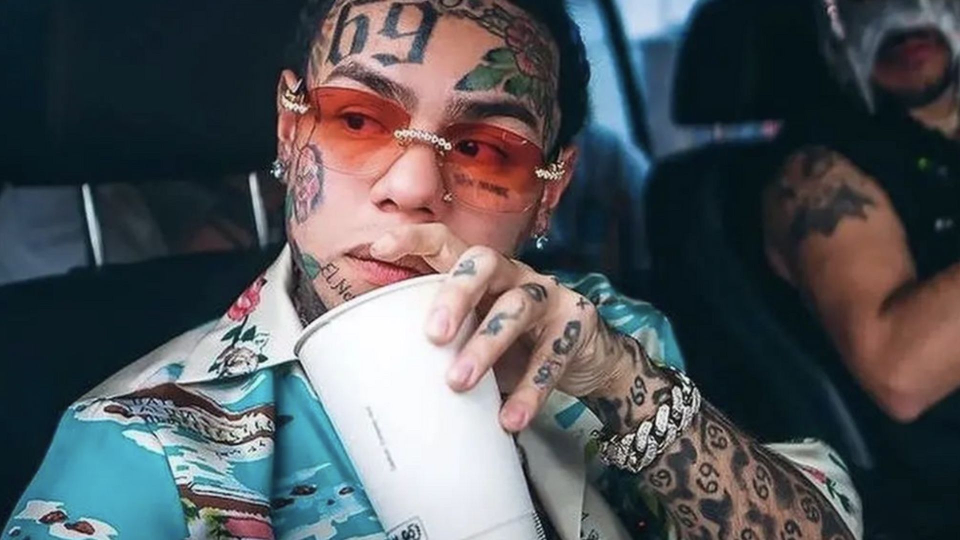 Tekashi 6ix9ine espiaba con cámaras a su novia Yailin