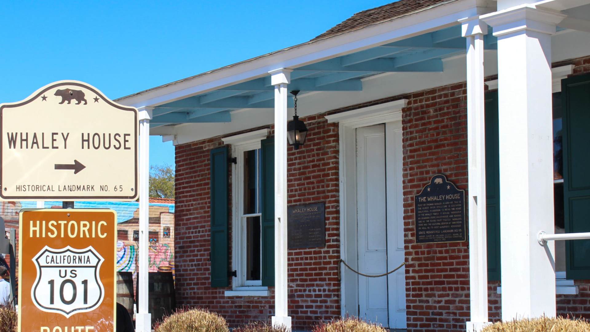 [VIDEO] Discover the story of the haunted "Whaley House" in San Diego, CA.