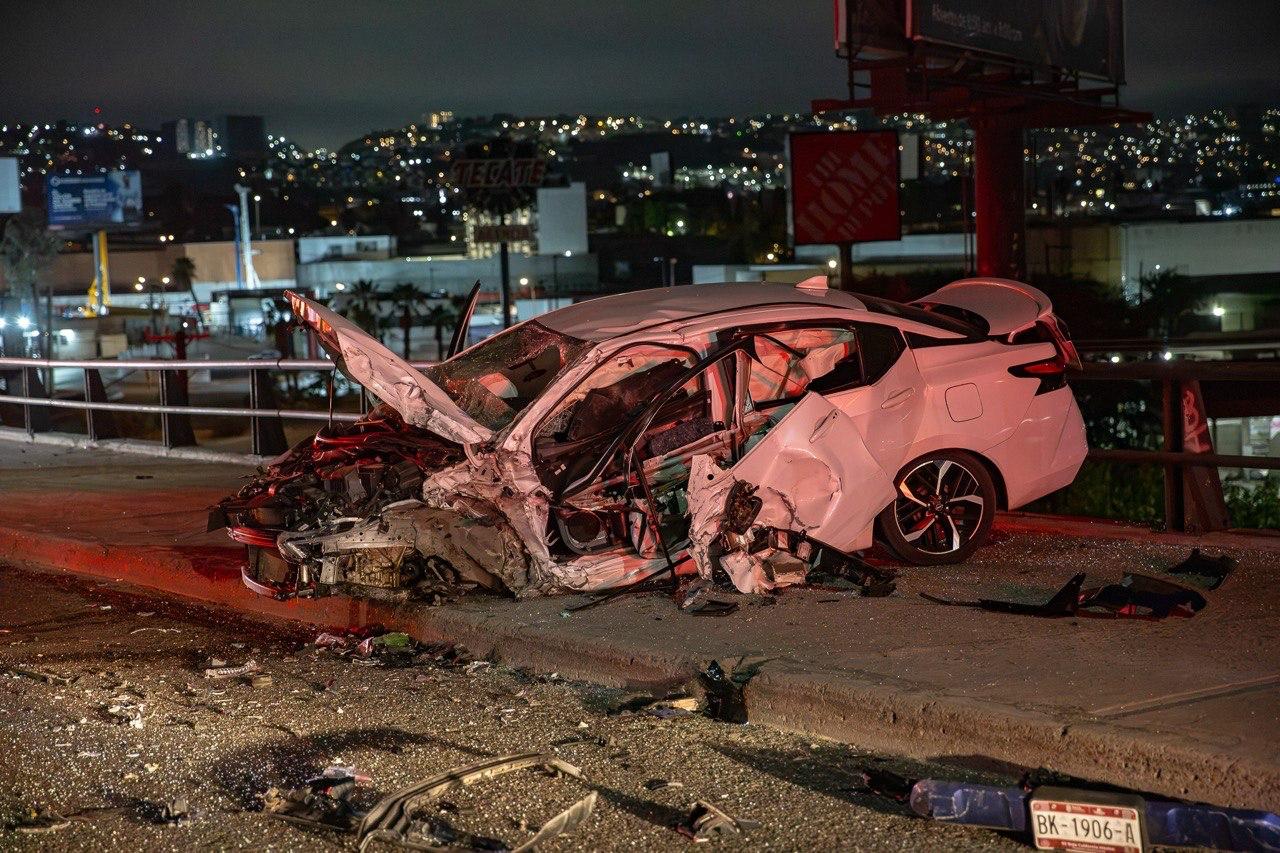 TIJUANA: Choque frontal deja cuatro lesionados en colonia Chapultepec Alamar