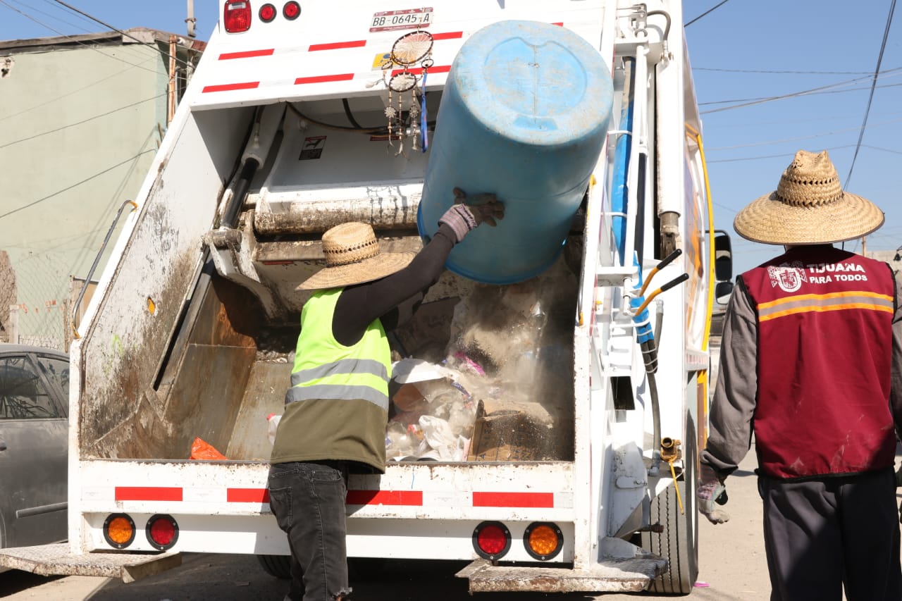 Inauguran ruta de recolección de basura en la Colonia El Laurel 1