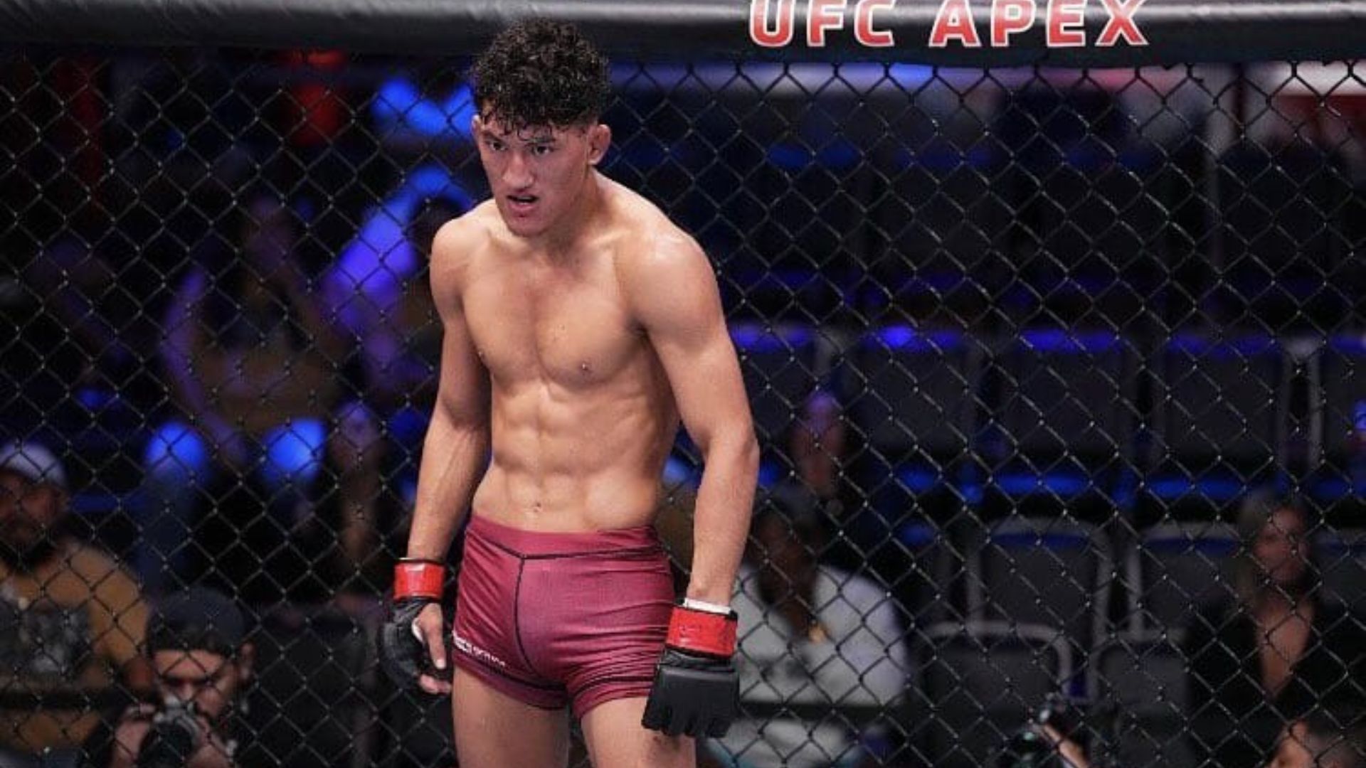 Raúl Rosas Jr se convierte en el más joven en ganar una pelea en UFC