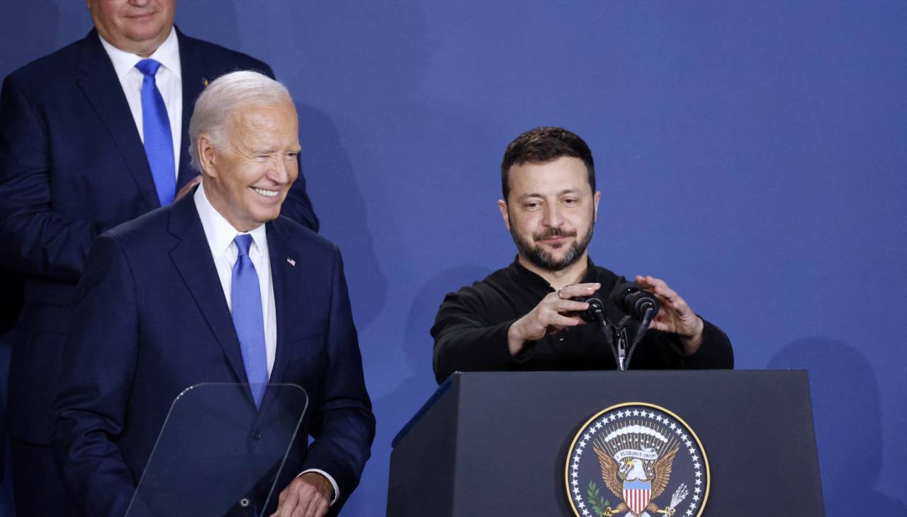 Llama Biden a Zelensky "Presidente Putin" en cumbre de la OTAN