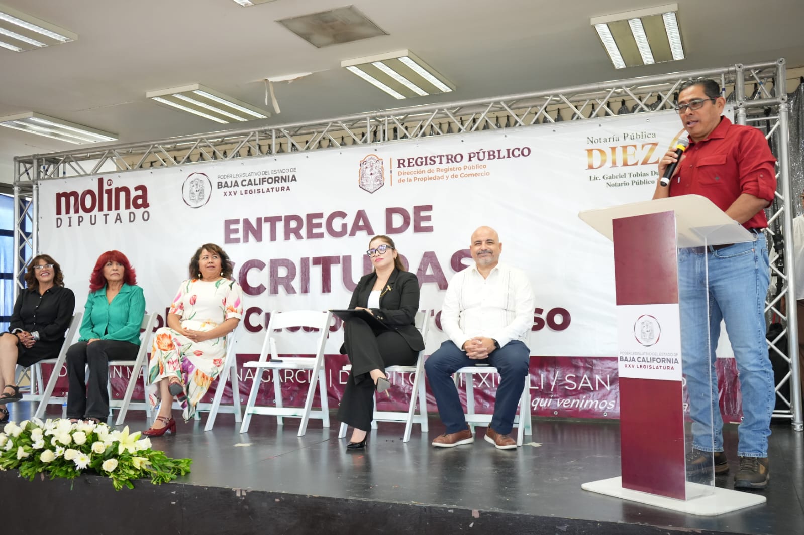 MEXICALI: Tras más de 30 años, familias de Progreso reciben escrituras de sus viviendas