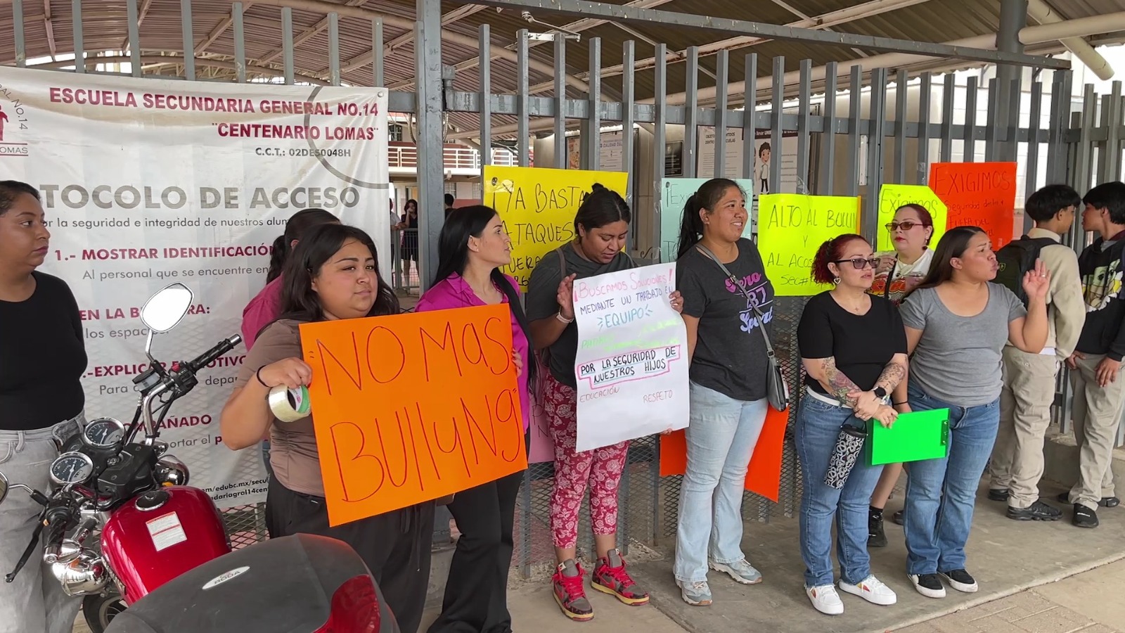 MEXICALI: Padres de familia exigen frenar violencia y bullying en secundaria de Lomas Altas
