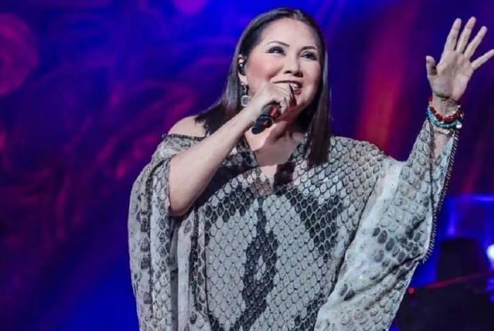 Hospitalizan a Ana Gabriel tras presentación