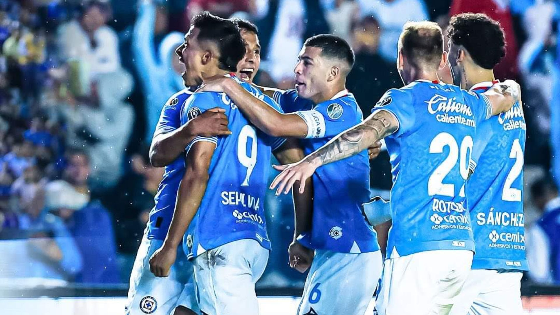 Cruz Azul golea al América en el Clásico Joven