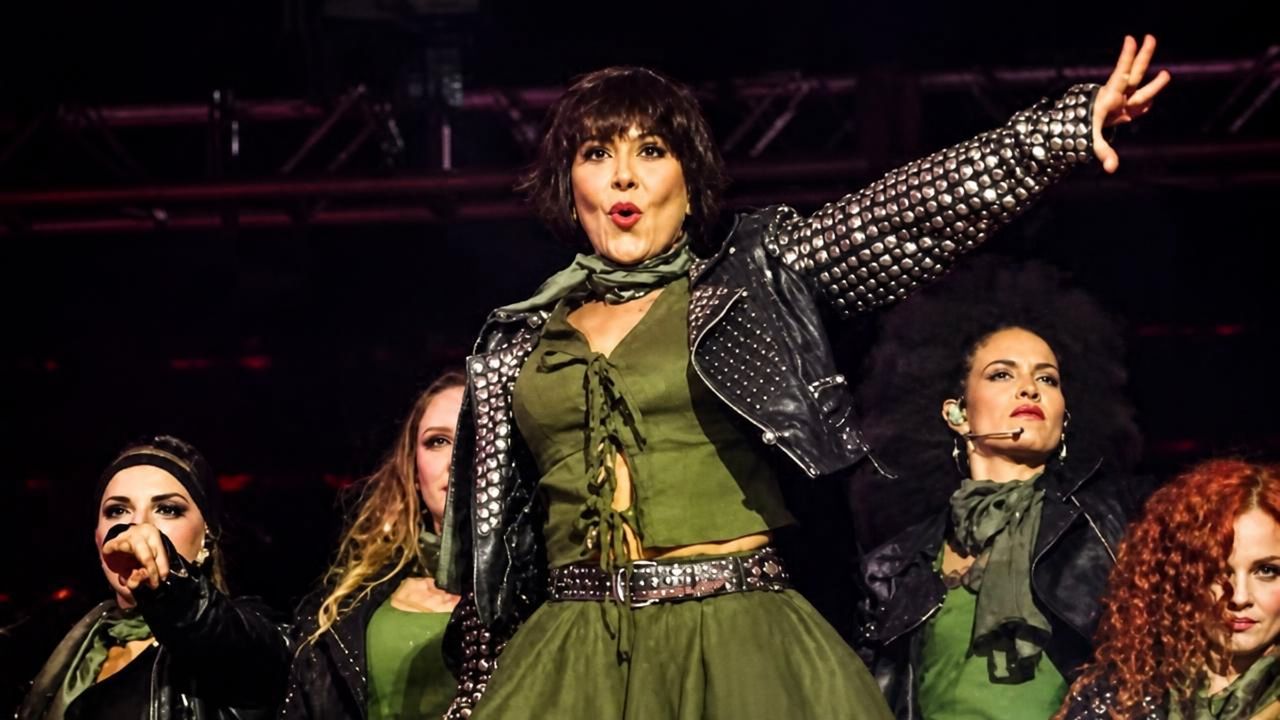 Alejandra Guzmán sufre dislocación de cadera durante concierto en Veracruz