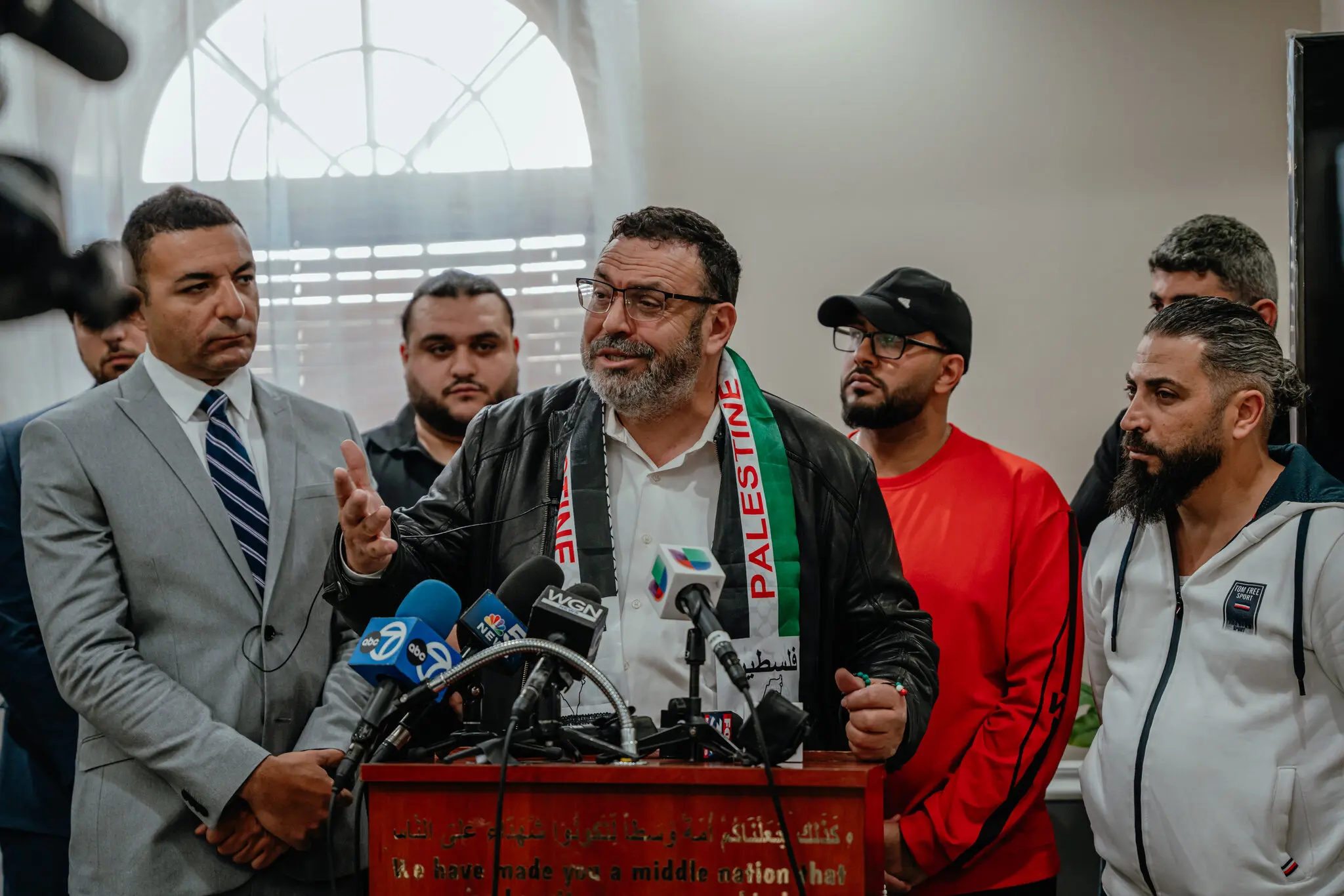 Yousef Hannon, tío del niño de 6 años, hablando en una conferencia de prensa en el Centro Comunitario Musulmán en Chicago IFOTO: Jamie Kelter Davis para el New York Times