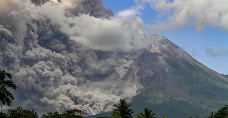 Deja Volcán ‘Marapi’ víctimas mortales