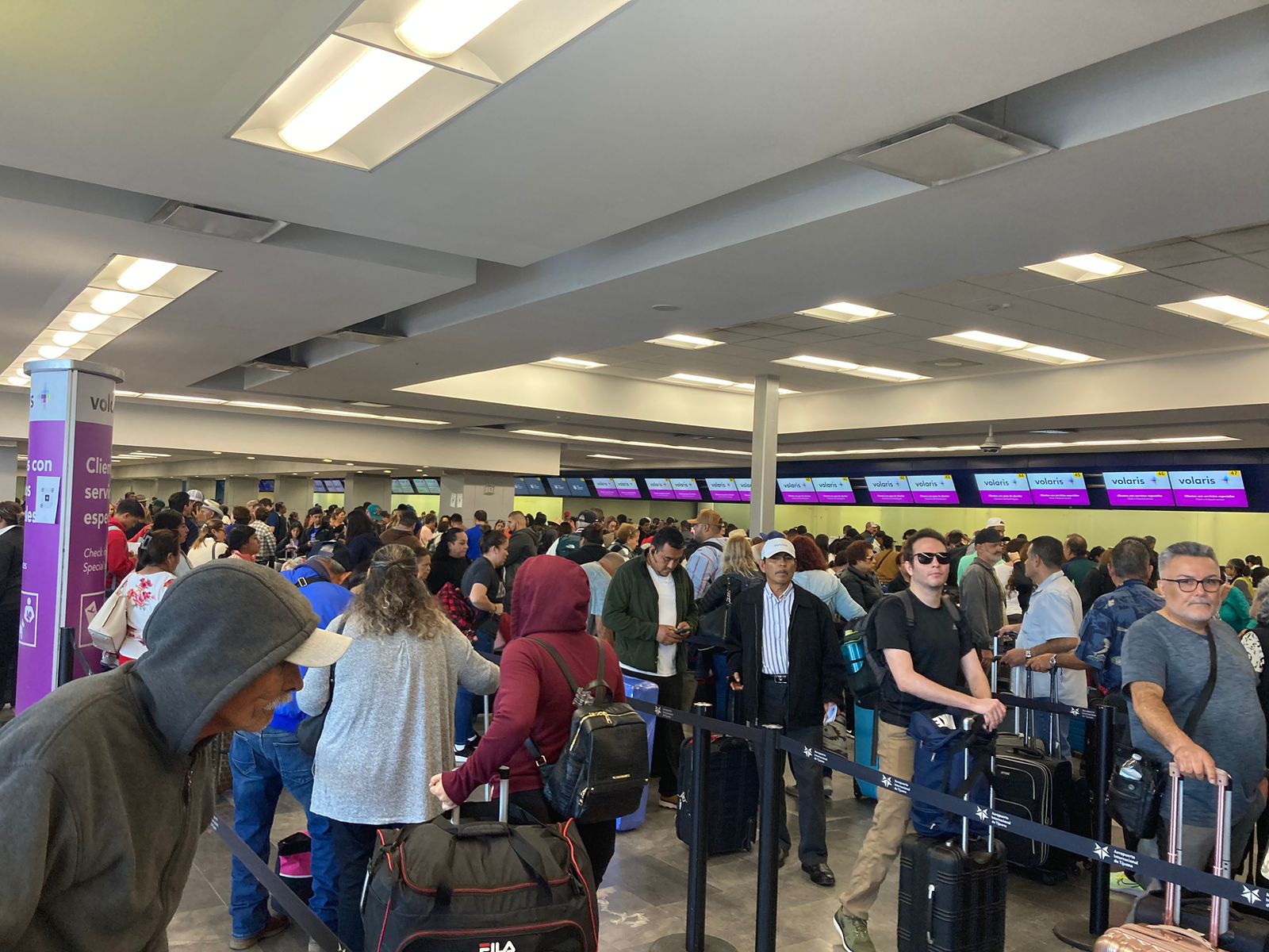 Continúa caos en Aeropuerto de Tijuana