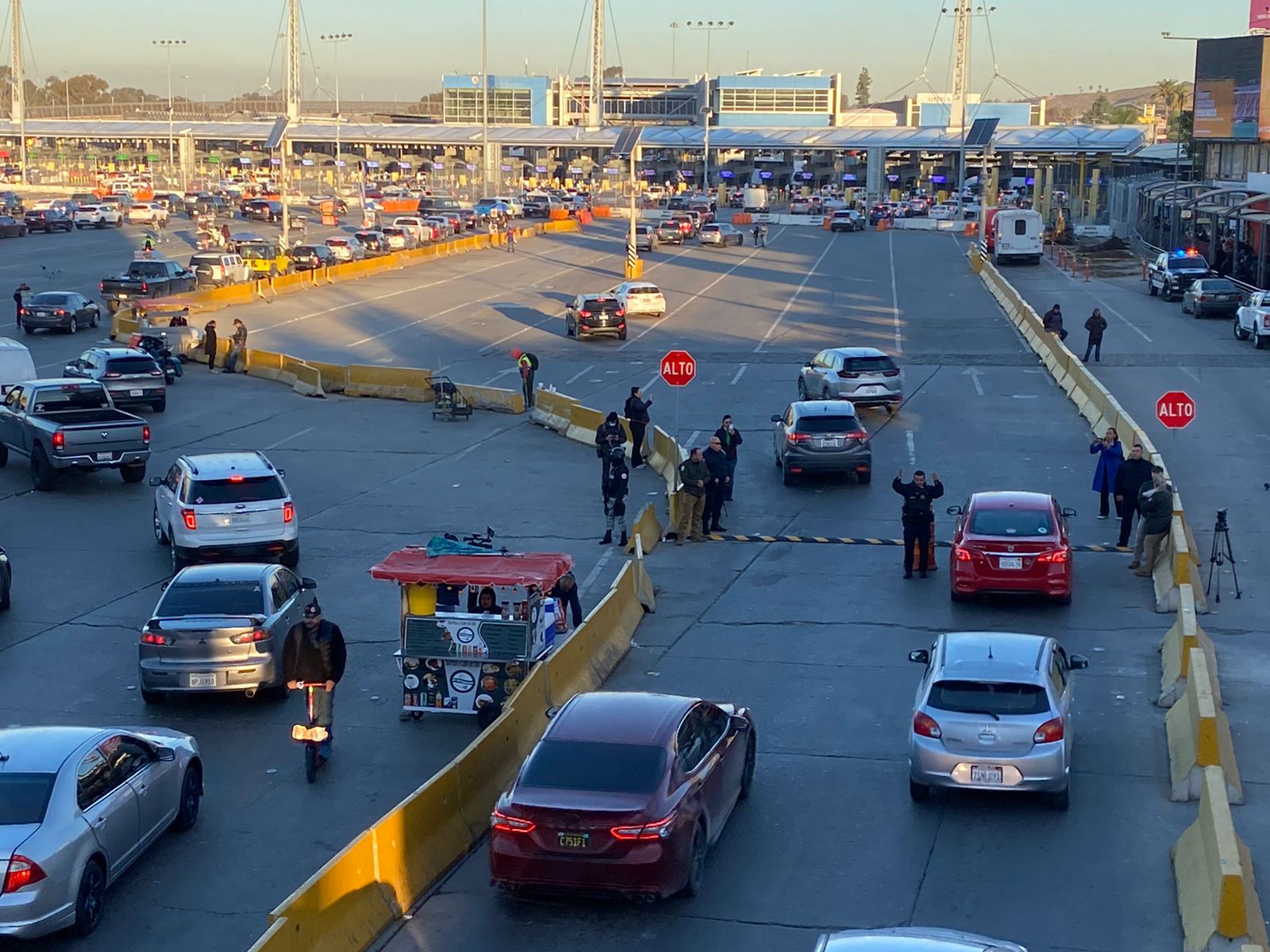 Colocan filtro de seguridad en la Garita de San Ysidro