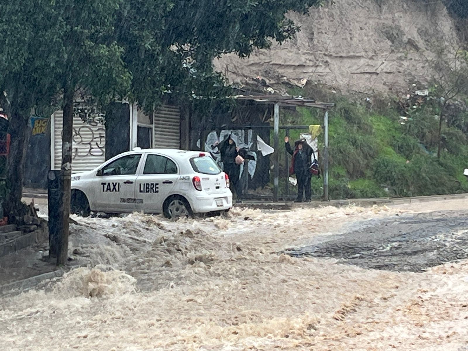 Atiende Bomberos 38 reportes por lluvias