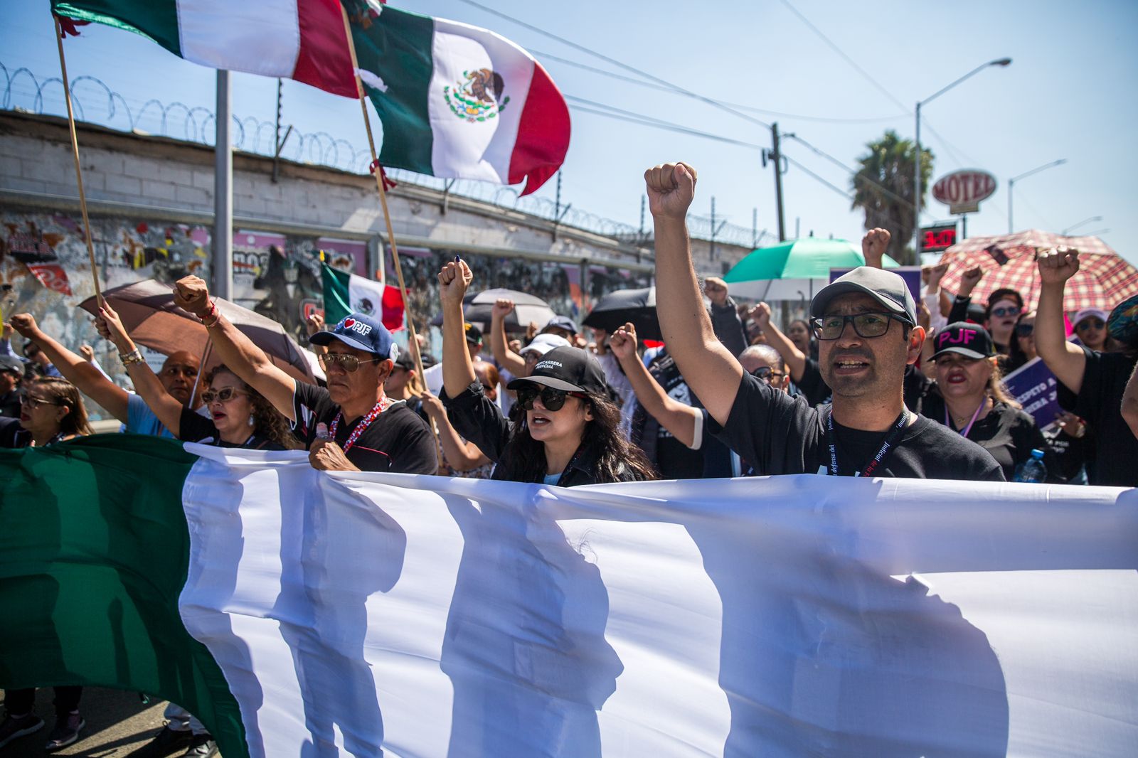 Bloquean trabajadores del Poder Judicial bulevar Cuauhtémoc Sur