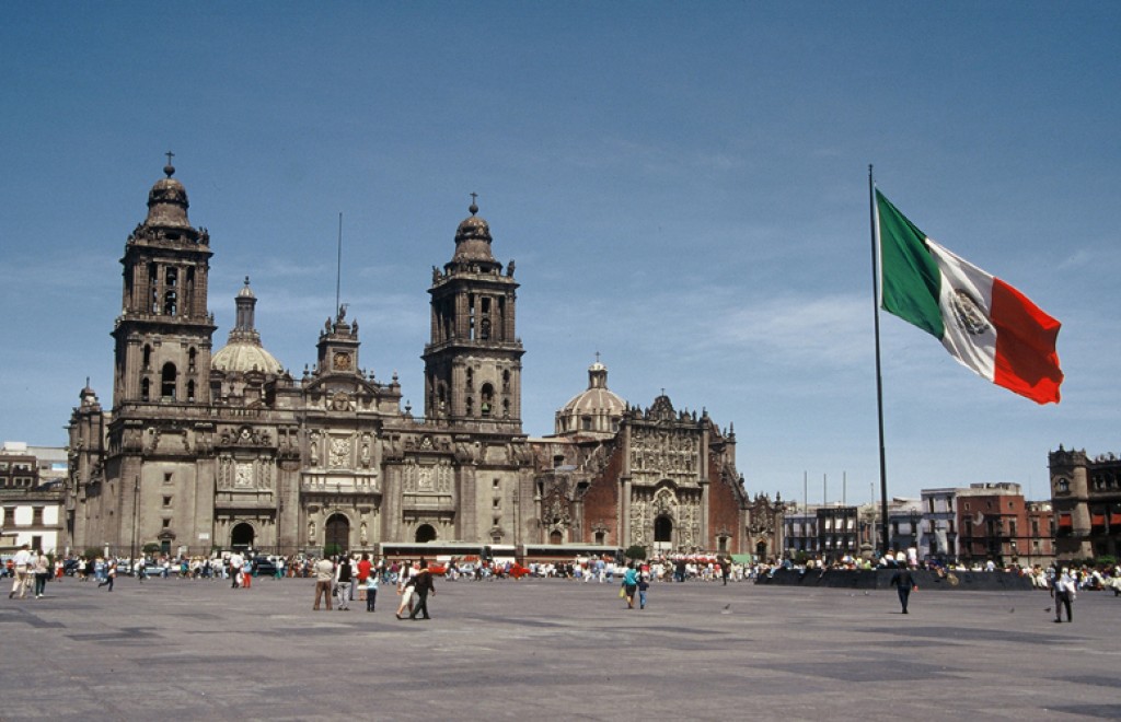 Se convierte oficialmente Zócalo Capitalino en zona peatonal