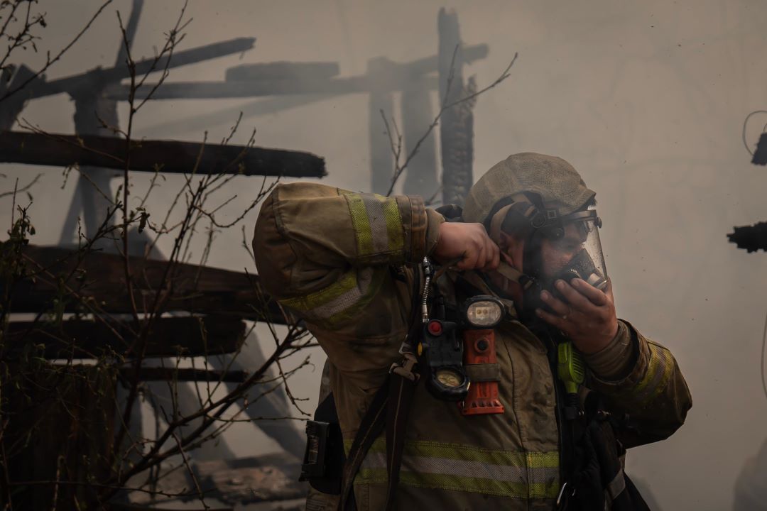 Incendio consume una vivienda en la colonia Horóscopo