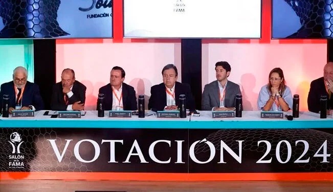 Ingresan nuevos miembros al salon de la fama del futbol