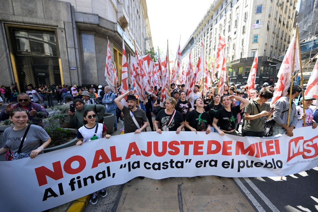 [VIDEO]Se manifiestan en Buenos Aires Contra Milei
