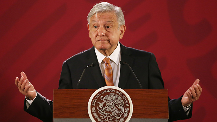 AMLO atribuye caos en aeropuerto de Tijuana a tormenta en EU