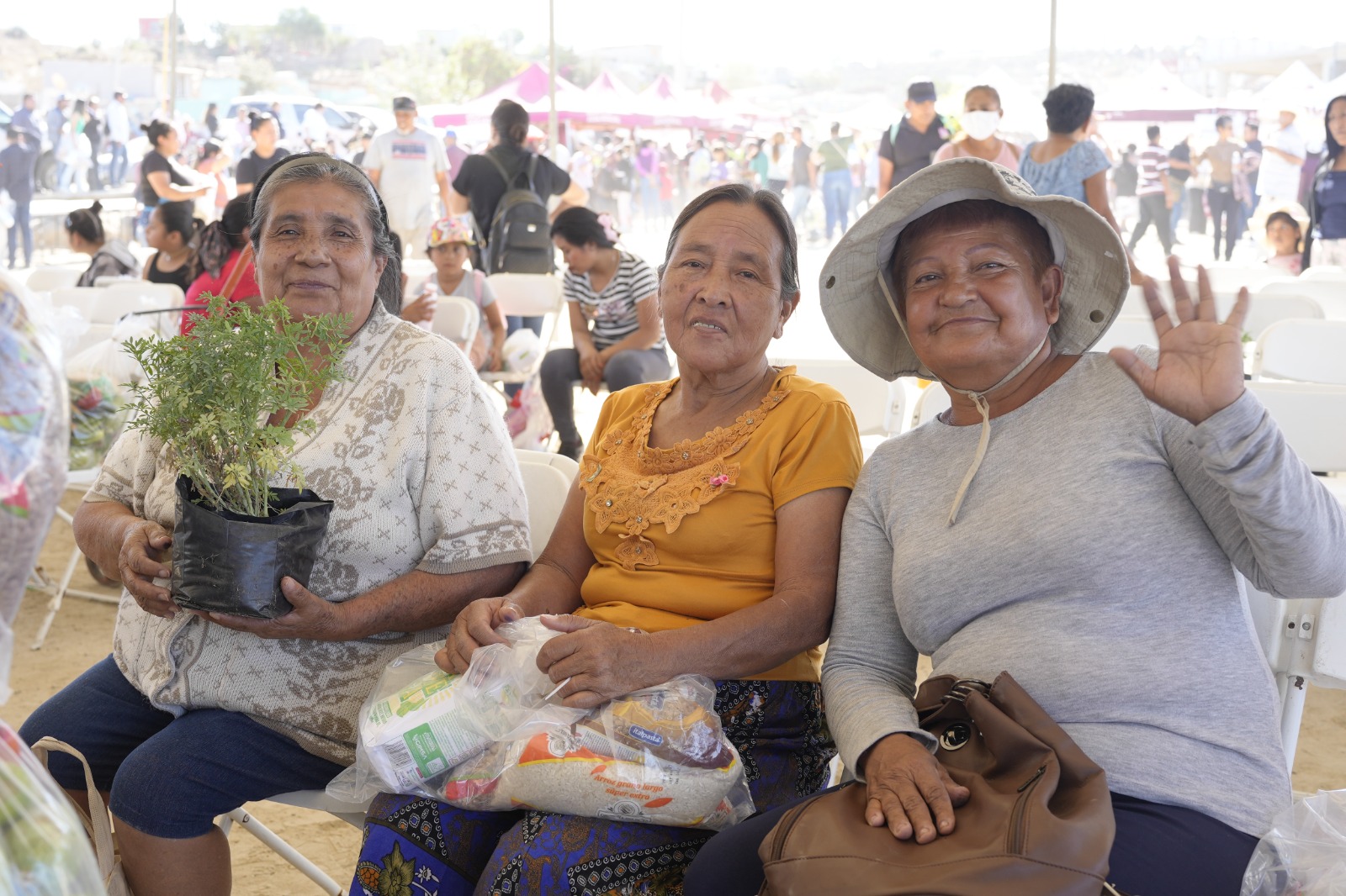 Servicios gratuitos llegaron a La Presa Este de Tijuana