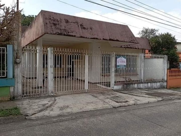 Se sabe que la casa se ubica en Minatitlán, Veracruz, se encuentra en venta desde mucho tiempo