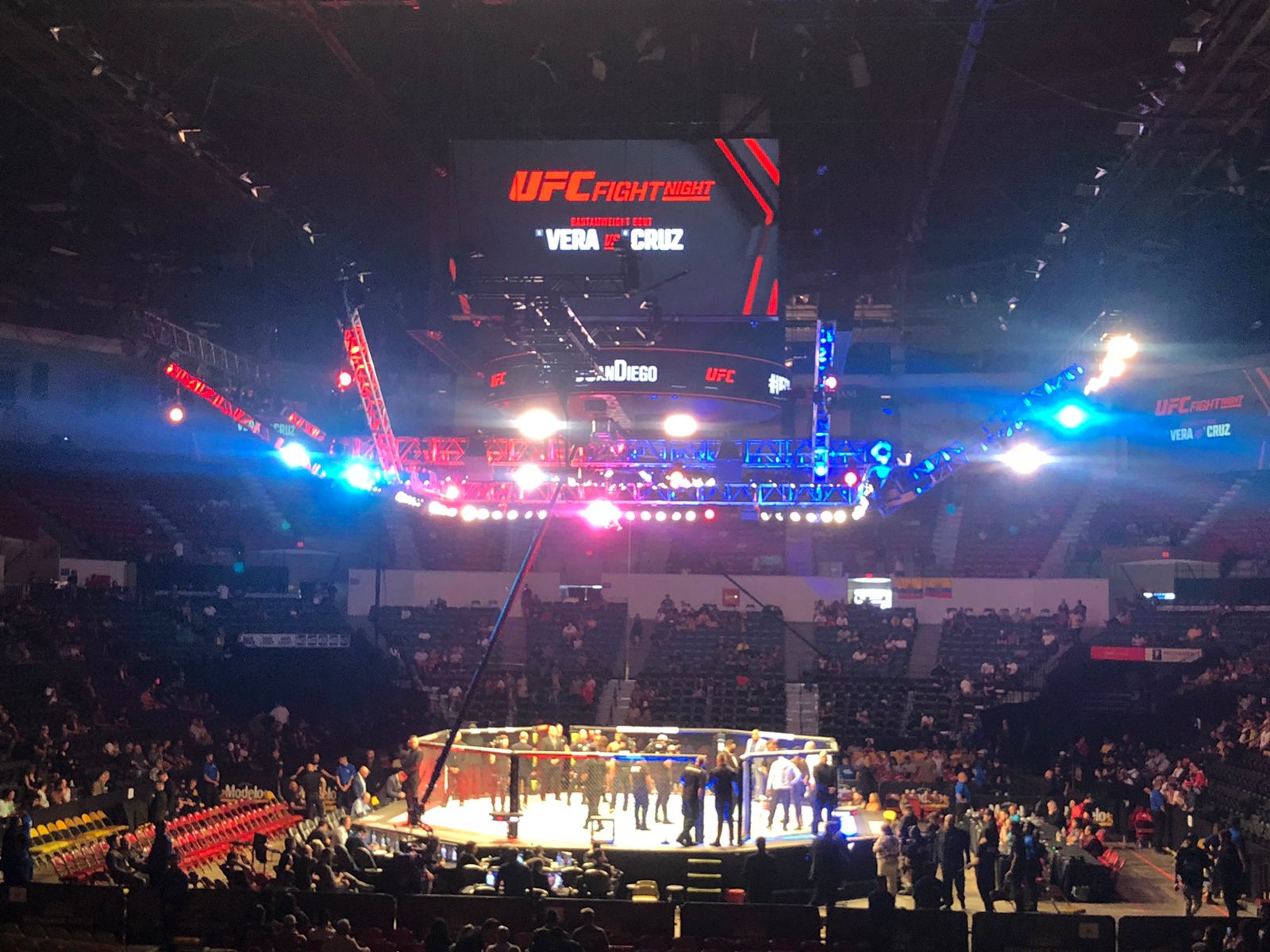 Baja News MX dice presente en la UFC