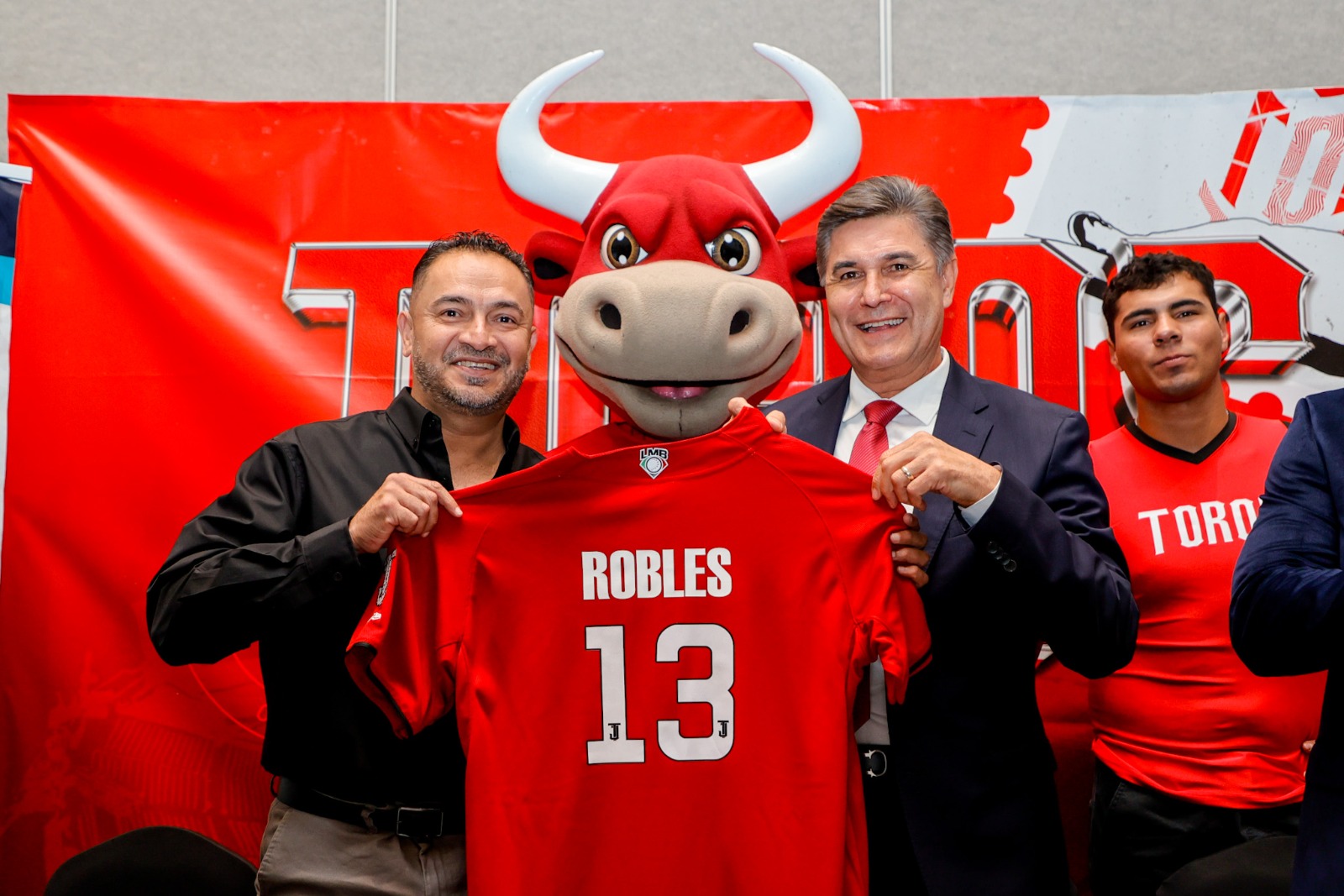 La promesa de Óscar Robles, manejador de Toros de Tijuana: seremos serios aspirantes al título