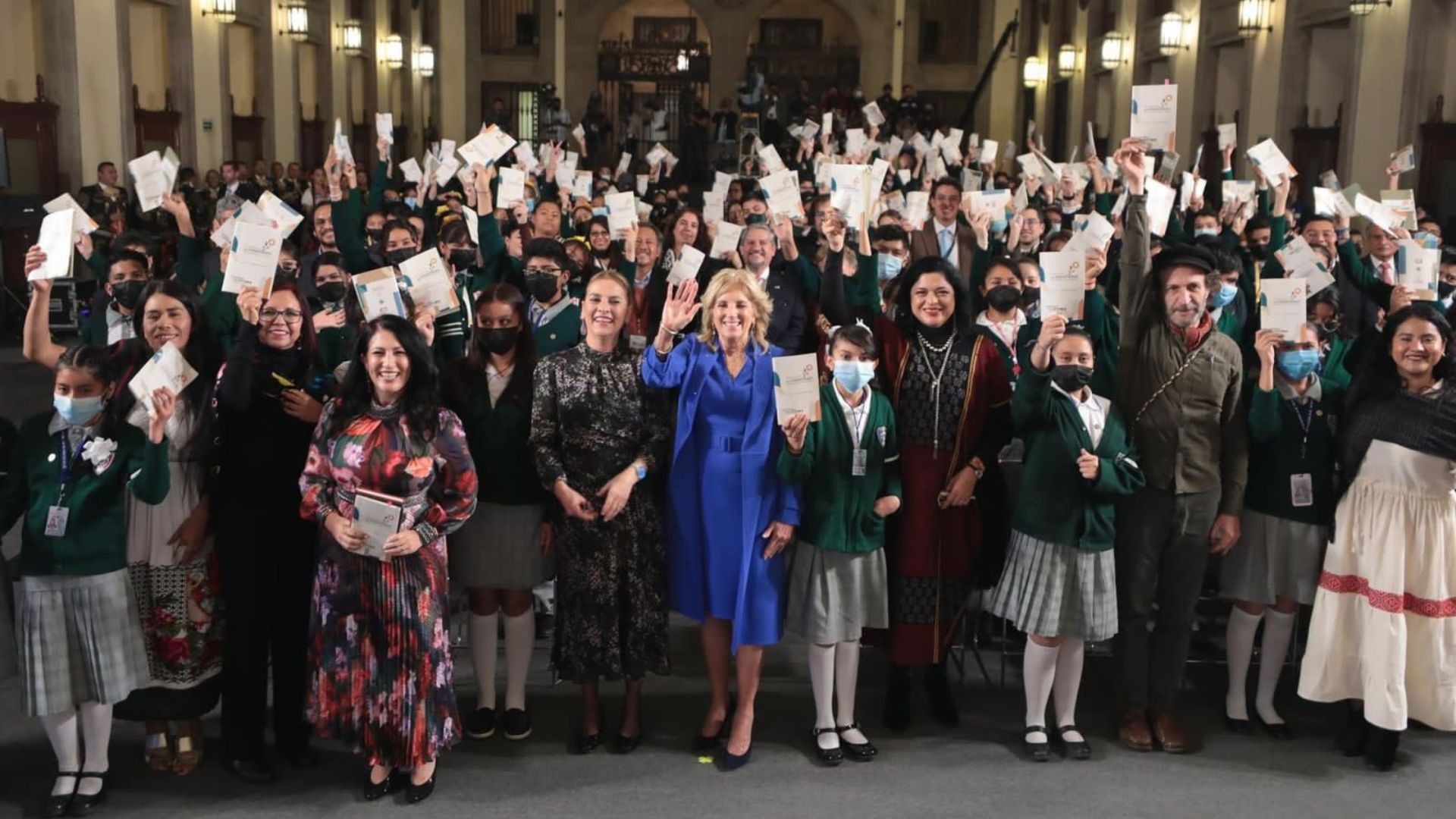 Reconocen lenguas indígenas como patrimonio ancestral de México en Cumbres de Líderes