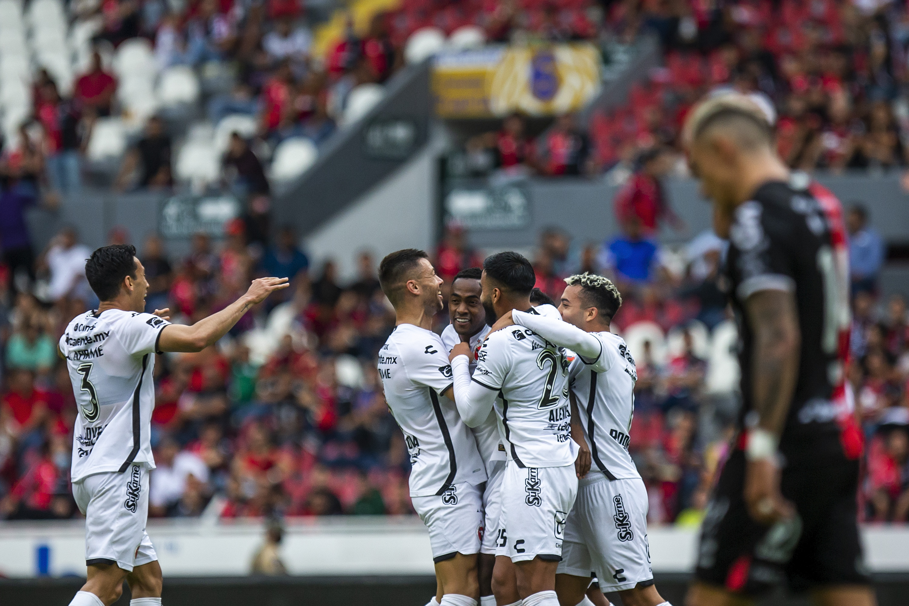 Xolos le abolla la corona al bicampeón