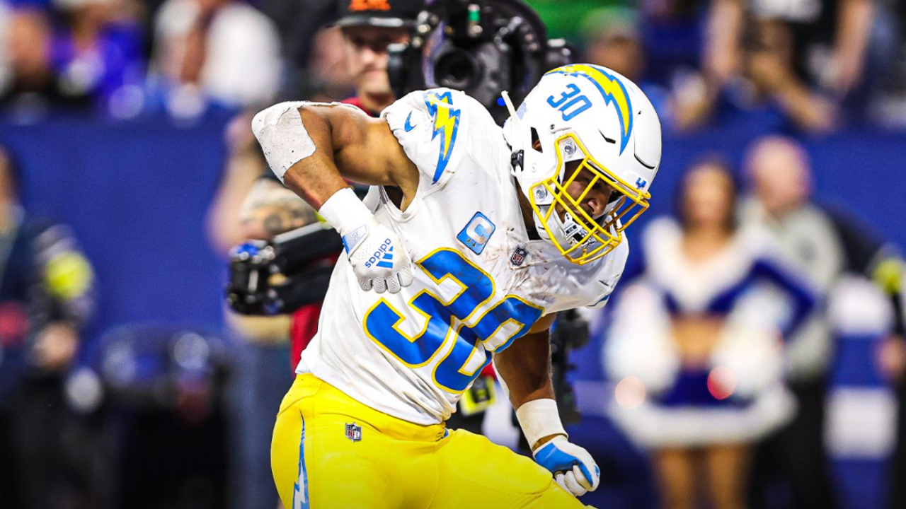 Austin Ekeler volvió a marcar dos TD para los Chargers. (Foto: Twitter @NFL)