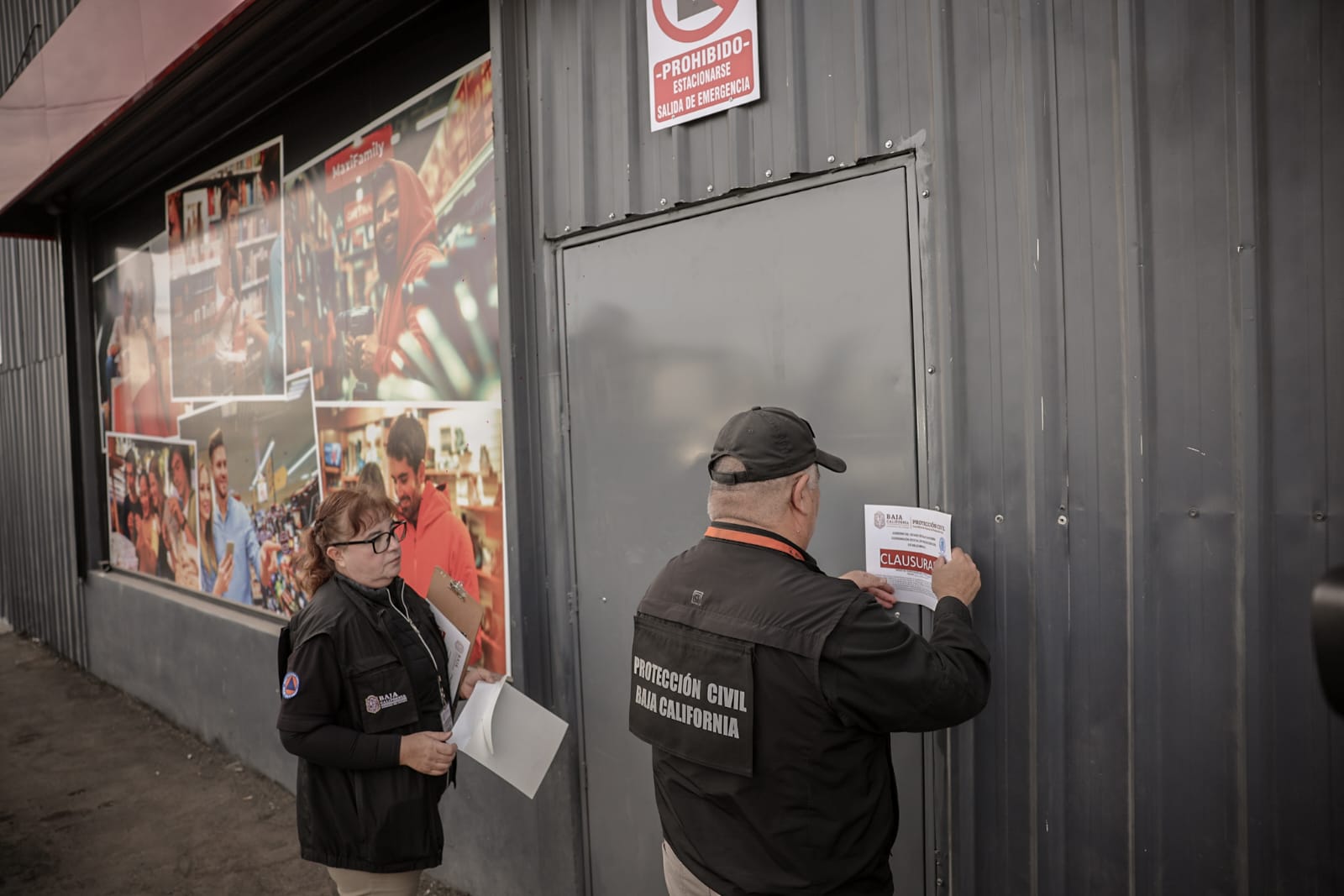 Clausuran tienda MaxiFamily en Mexicali