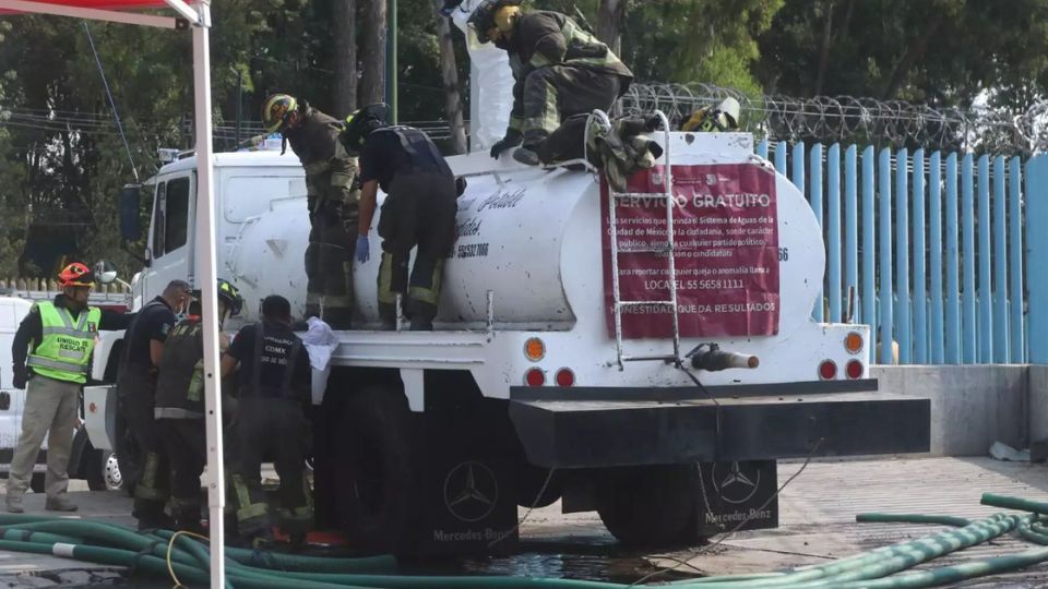 CDMX: Hallan cuerpo de una mujer al interior de una pipa de agua. I FOTO: WEB