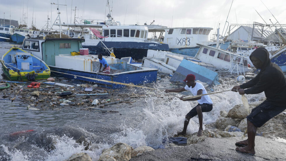 El Huracán Beryl se acerca a Jamaica