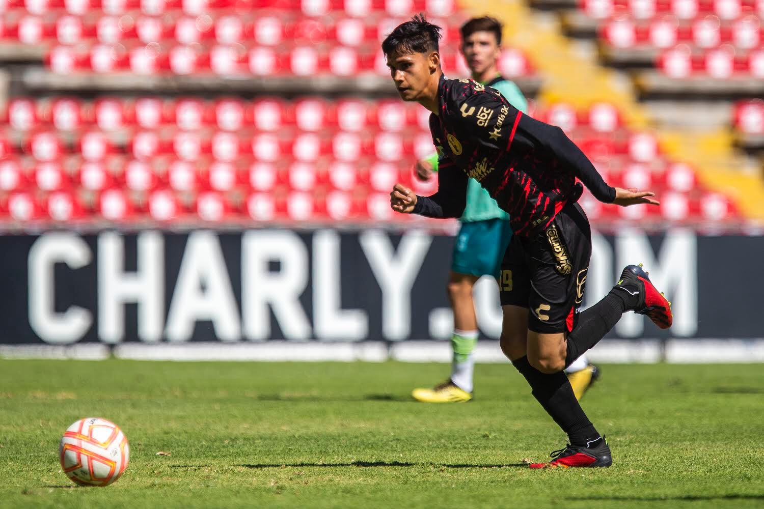 Xolos debuta al sinaloense Eduardo Armenta