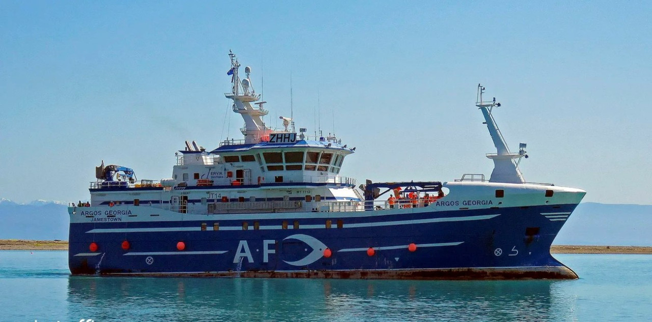 Se reúnen con sus familias sobrevivientes de naufragio en las Malvinas